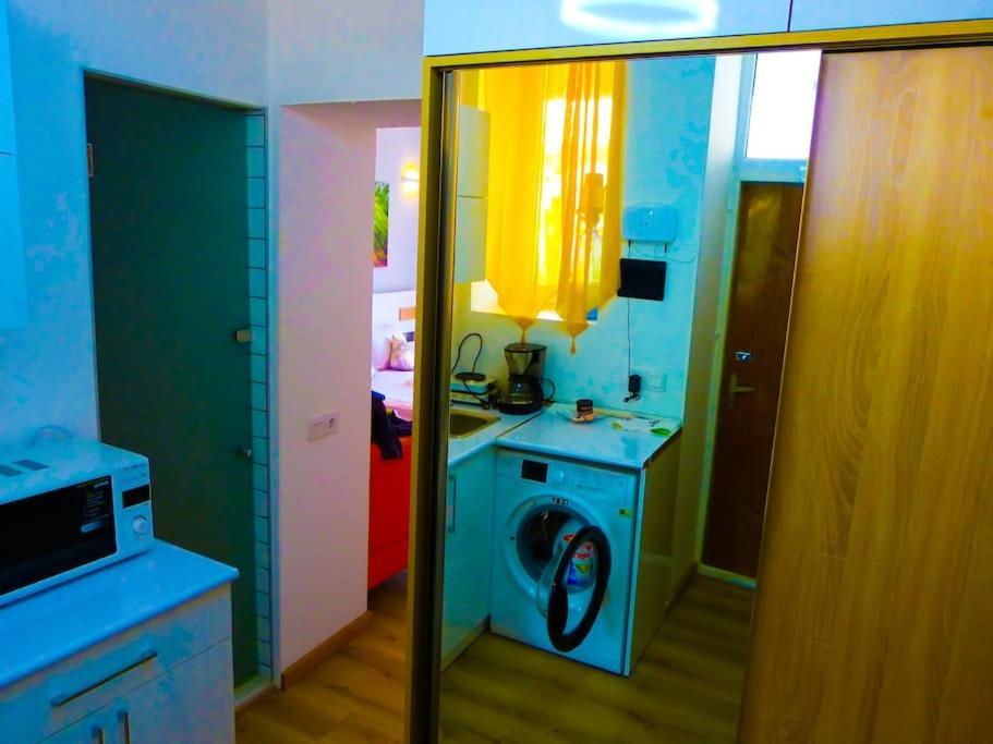 Live-Inn Stunning Apartment On Azneft Sq With President Palace & Old City Views Baku Luaran gambar