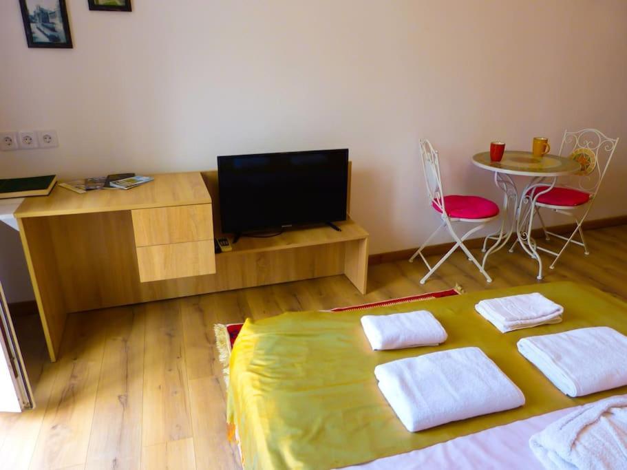 Live-Inn Stunning Apartment On Azneft Sq With President Palace & Old City Views Baku Luaran gambar